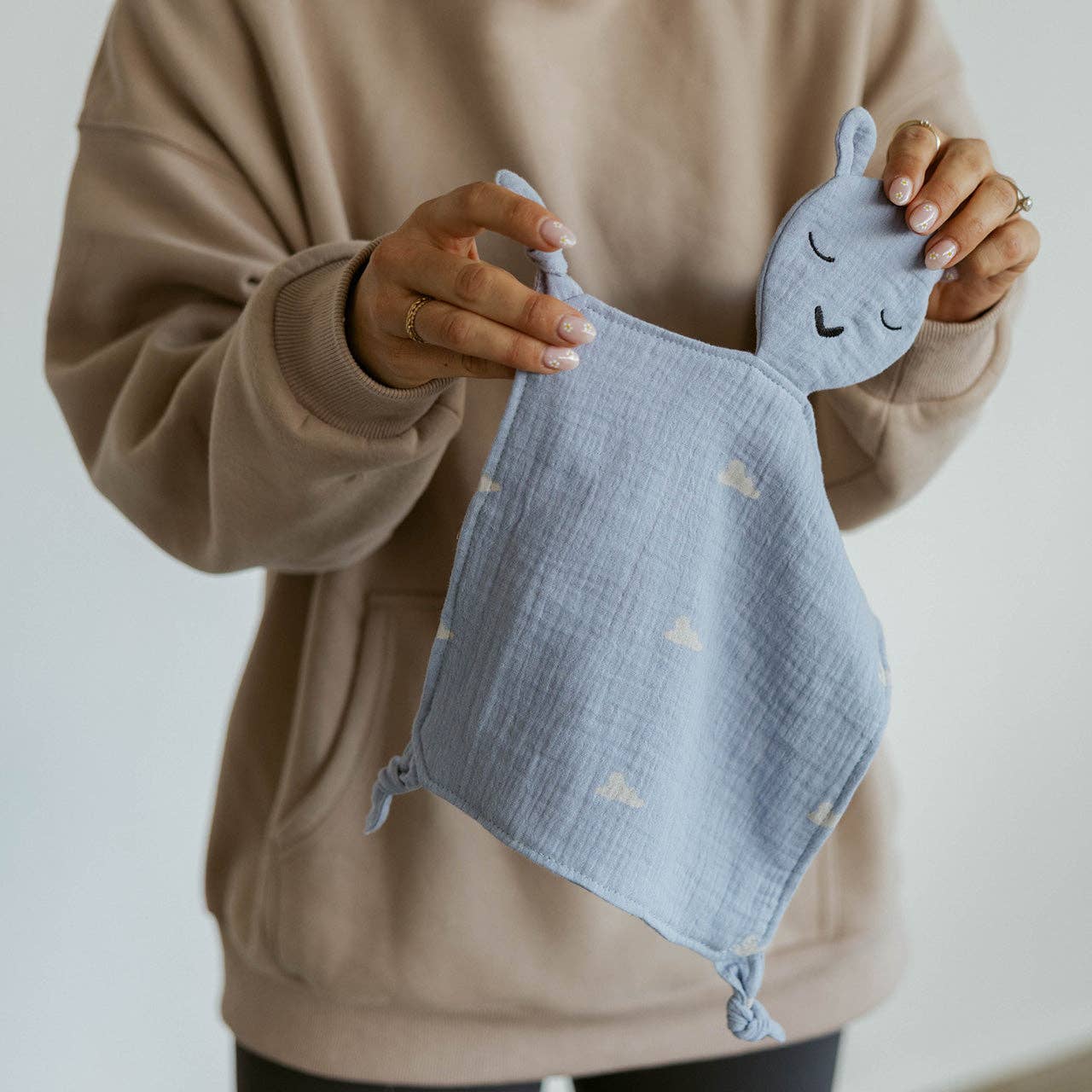 100% Muslin Lovey - Windy