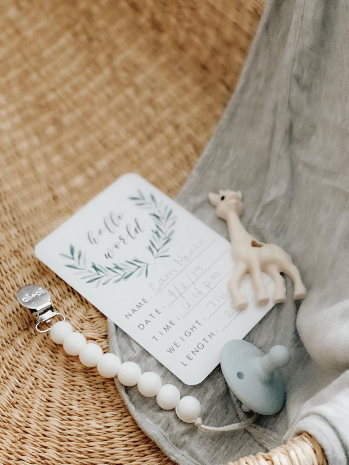 Ali+Oli Silicone Pacifier Clip | White