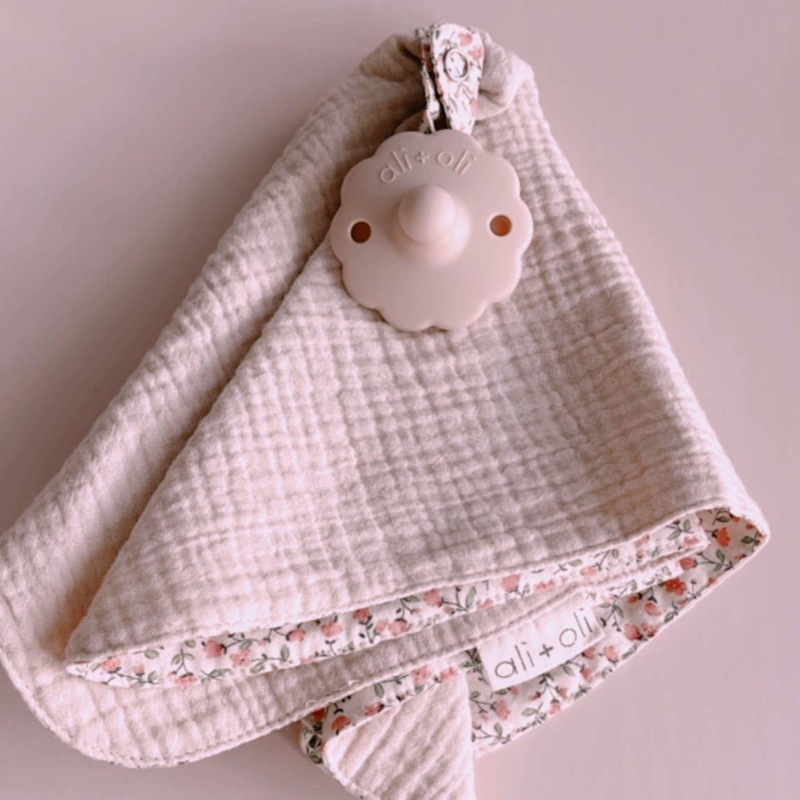 Pacifier Set Flower | Blush + Pink